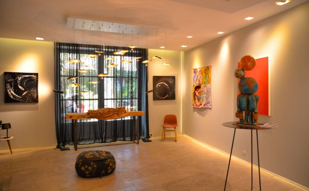  La Maison sur la Sorgue : An Arty and Intimate Escape in Provence